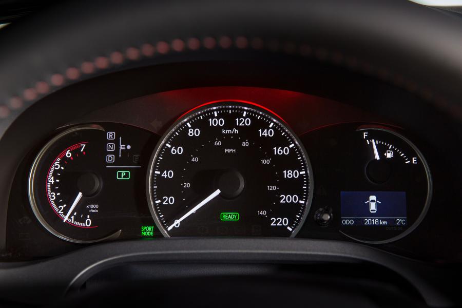  Lexus CT200h F-Sport Special Edition 2016 года  (фото 14 из 14)